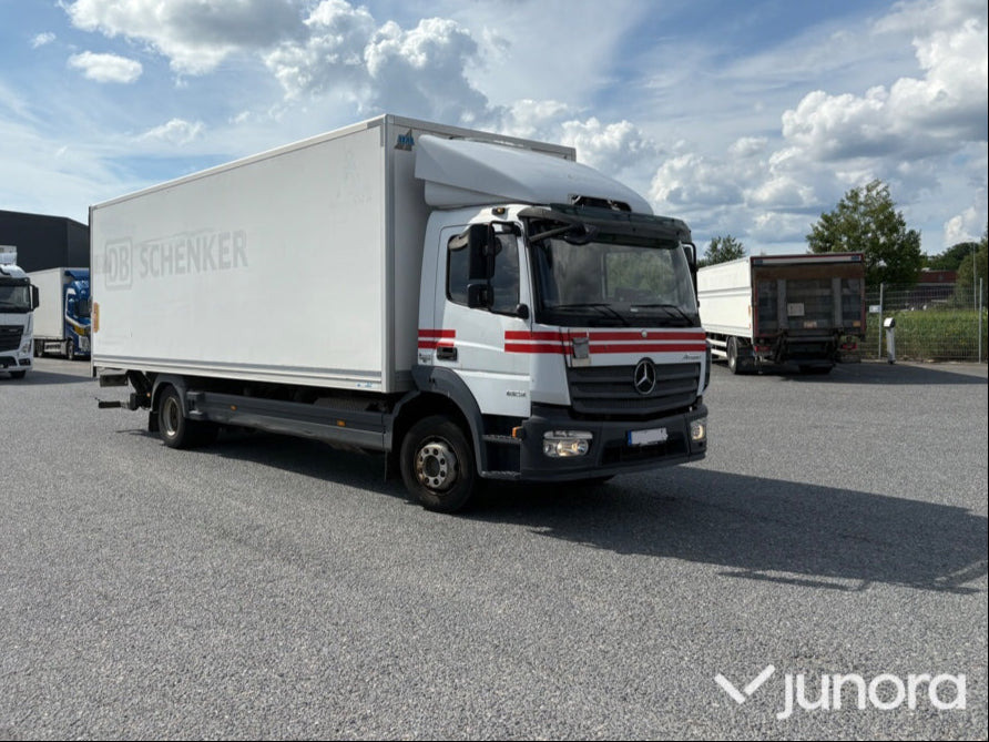 Lastbil - Mercedes Atego 1223 - Camión caja cerrada: foto 1 Lastbil - Mercedes Atego 1223 - Camión caja cerrada: foto 1