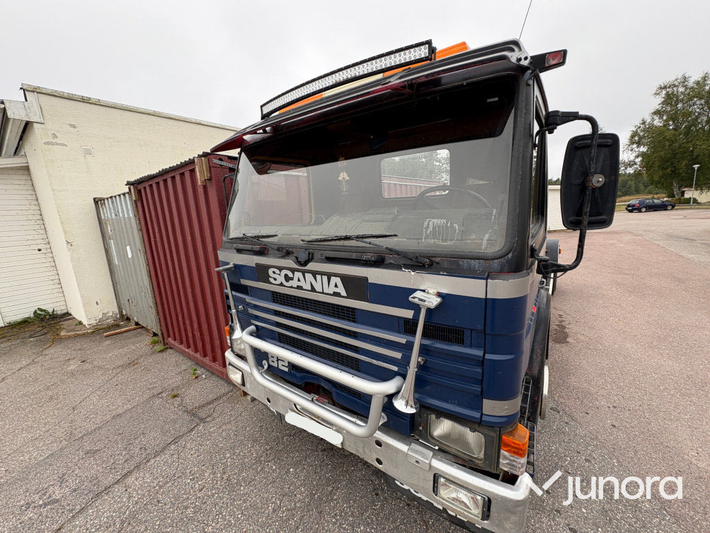 Lastbil - Scania, P82 M 4X2 50 - Camión multibasculante: foto 5 Lastbil - Scania, P82 M 4X2 50 - Camión multibasculante: foto 5