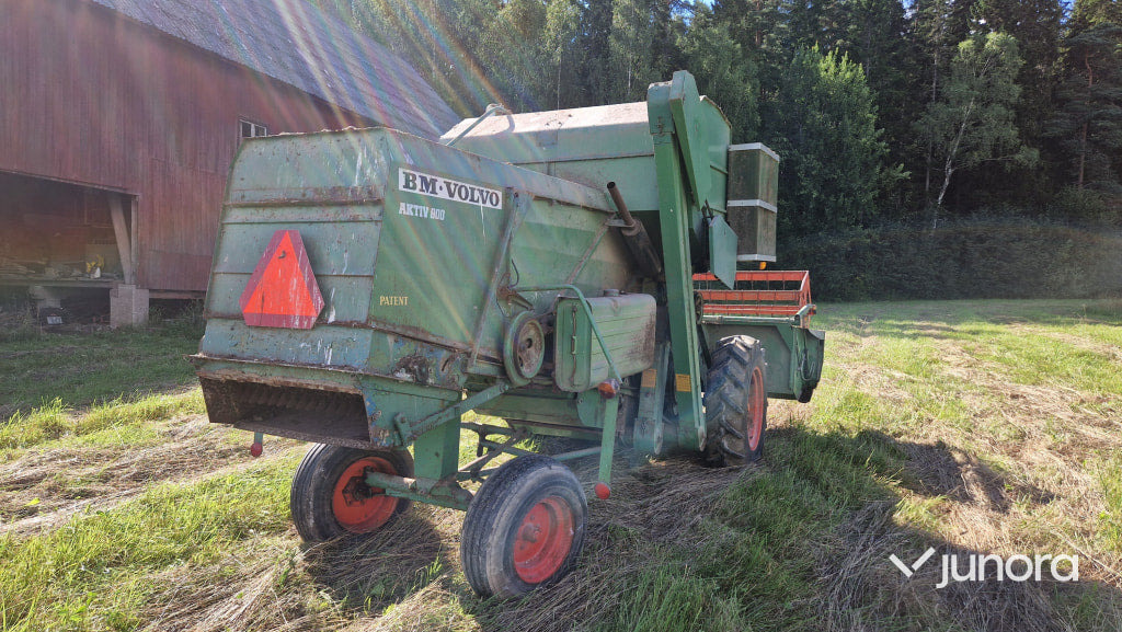 Skördetröska - Volvo BM, Aktiv 800 + Aktiv 800 som reservdel - Cosechadora de granos: foto 3 Skördetröska - Volvo BM, Aktiv 800 + Aktiv 800 som reservdel - Cosechadora de granos: foto 3