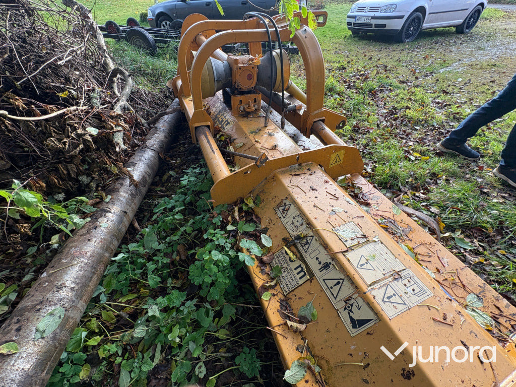 Slagslåtter - Trejon 300 - Desbrozadora de martillos: foto 3 Slagslåtter - Trejon 300 - Desbrozadora de martillos: foto 3
