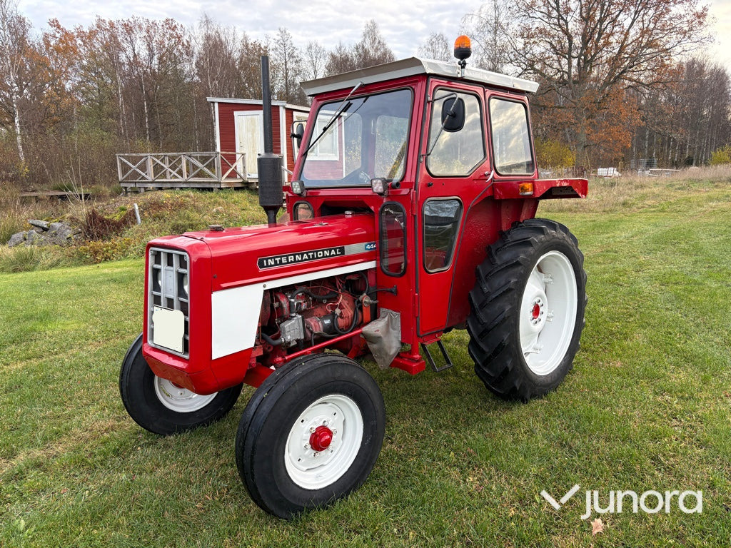 Traktor - International 444 - Tractor: foto 1 Traktor - International 444 - Tractor: foto 1
