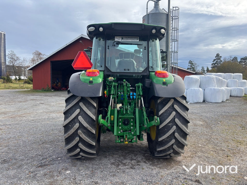 Traktor - John Deere 5125R med lastare & frontlyft - Tractor: foto 4 Traktor - John Deere 5125R med lastare & frontlyft - Tractor: foto 4