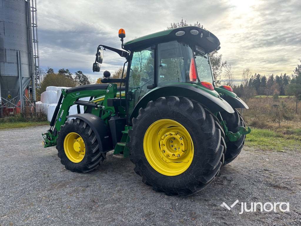 Traktor - John Deere 5125R med lastare & frontlyft - Tractor: foto 3 Traktor - John Deere 5125R med lastare & frontlyft - Tractor: foto 3