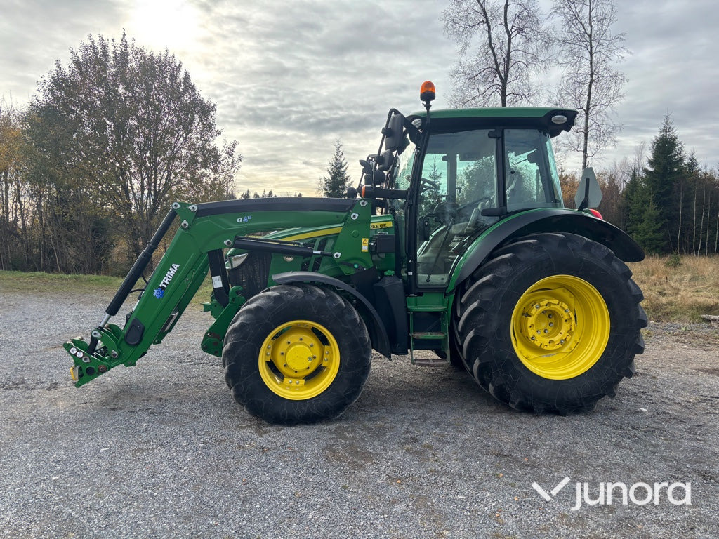 Traktor - John Deere 5125R med lastare & frontlyft - Tractor: foto 2 Traktor - John Deere 5125R med lastare & frontlyft - Tractor: foto 2