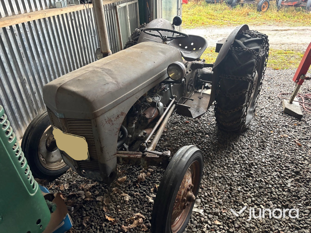 Traktor - Massey Ferguson TEA20 (Grålle) - Tractor: foto 3 Traktor - Massey Ferguson TEA20 (Grålle) - Tractor: foto 3