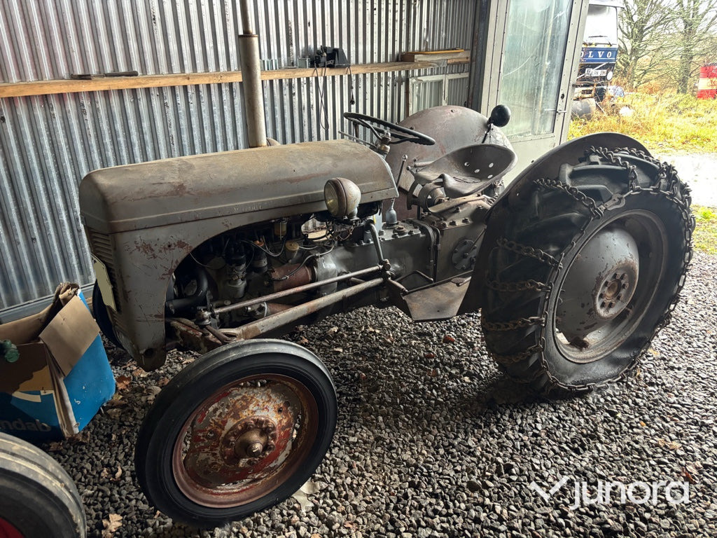 Traktor - Massey Ferguson TEA20 (Grålle) - Tractor: foto 1 Traktor - Massey Ferguson TEA20 (Grålle) - Tractor: foto 1