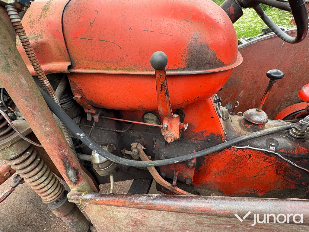 Tractor Traktor - Nuffield Universal 3DL: foto 19