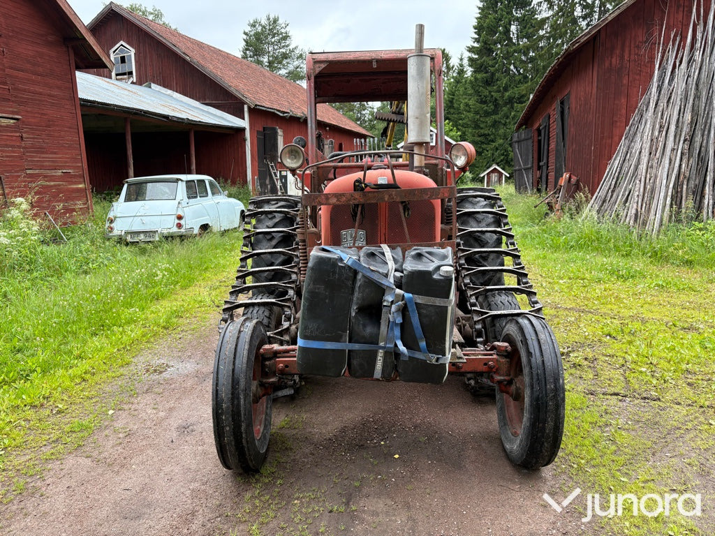 Tractor Traktor - Nuffield Universal 3DL: foto 9