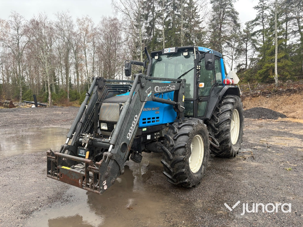 Traktor - Valtra 6550-4 med frontlastare - Tractor: foto 1 Traktor - Valtra 6550-4 med frontlastare - Tractor: foto 1