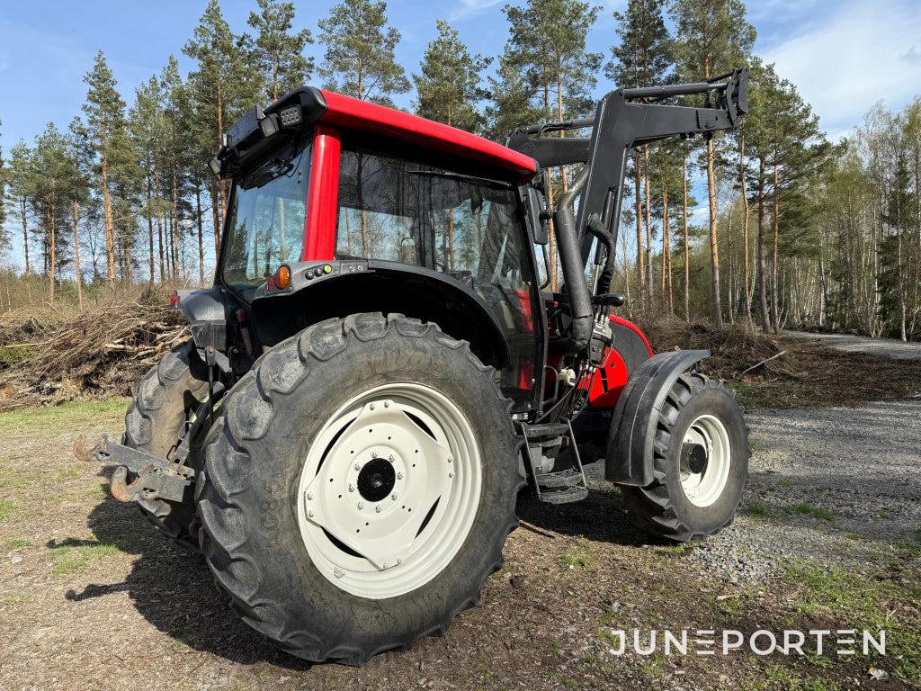 Valtra N101 - Tractor: foto 3 Valtra N101 - Tractor: foto 3