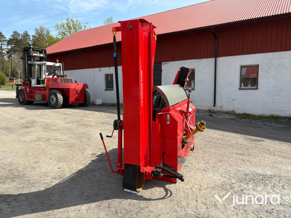 Vedmaskin Hakki Pilke 38 PRO PTO + Hydrauliskt uppläggningbord Hakki Pilke Hakkifeed 422 - Trituradora de madera: foto 4 Vedmaskin Hakki Pilke 38 PRO PTO + Hydrauliskt uppläggningbord Hakki Pilke Hakkifeed 422 - Trituradora de madera: foto 4
