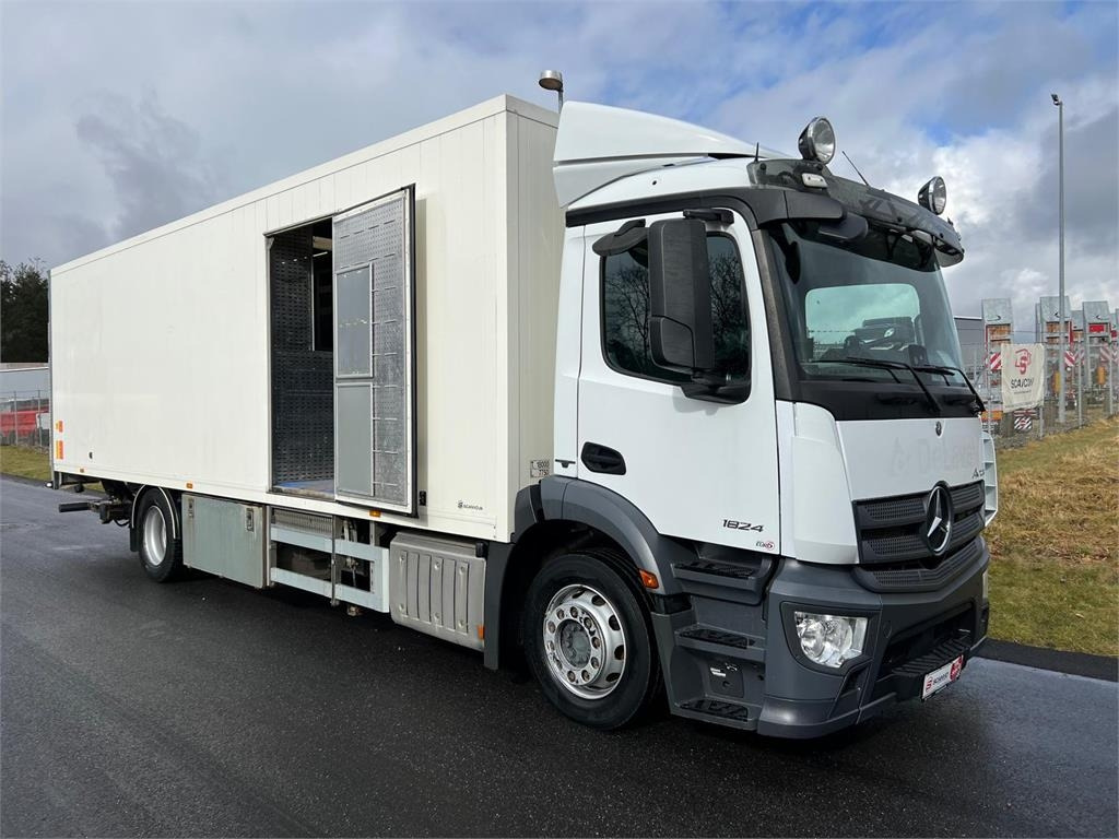 Mercedes-Benz Antos 1824 LnR - Camión caja cerrada: foto 2 Mercedes-Benz Antos 1824 LnR - Camión caja cerrada: foto 2