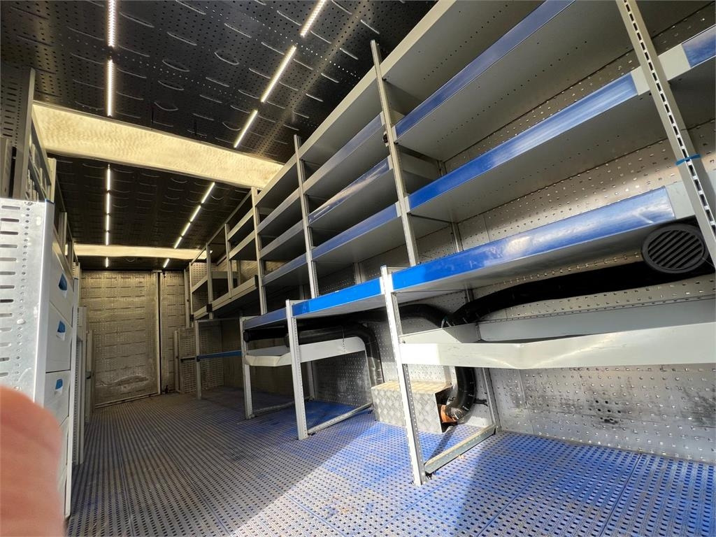 Mercedes-Benz Antos 1824 LnR - Camión caja cerrada: foto 5 Mercedes-Benz Antos 1824 LnR - Camión caja cerrada: foto 5