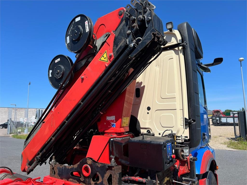 Camión portacontenedor de cadenas Mercedes-Benz Antos 2545 - HMF 1520K-RCkran: foto 18 Camión portacontenedor de cadenas Mercedes-Benz Antos 2545 - HMF 1520K-RCkran: foto 18