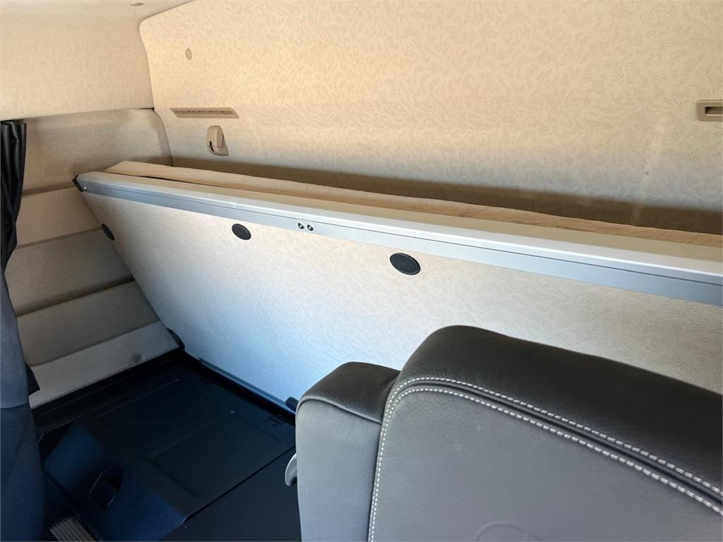 Camión portacontenedor de cadenas Mercedes-Benz Antos 2545 - HMF 1520K-RCkran: foto 13 Camión portacontenedor de cadenas Mercedes-Benz Antos 2545 - HMF 1520K-RCkran: foto 13