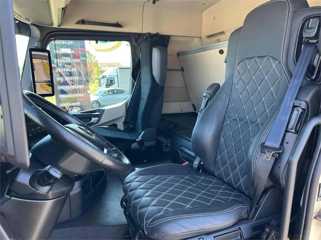 Camión portacontenedor de cadenas Mercedes-Benz Antos 2545 - HMF 1520K-RCkran: foto 12 Camión portacontenedor de cadenas Mercedes-Benz Antos 2545 - HMF 1520K-RCkran: foto 12