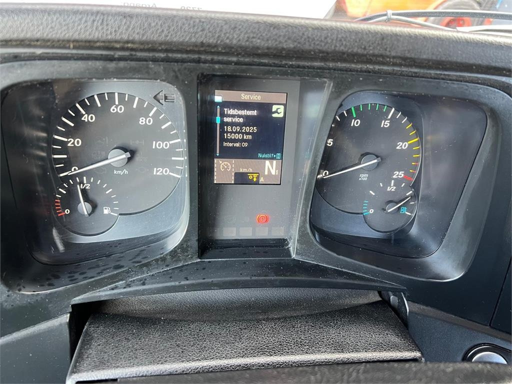 Mercedes-Benz Antos 2546 - Hiab 192 E kran - Camión portacontenedor de cadenas: foto 5 Mercedes-Benz Antos 2546 - Hiab 192 E kran - Camión portacontenedor de cadenas: foto 5