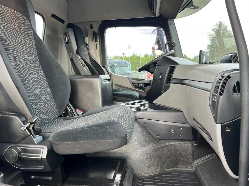 Camión portacontenedor de cadenas Mercedes-Benz Antos 2546 L: foto 6