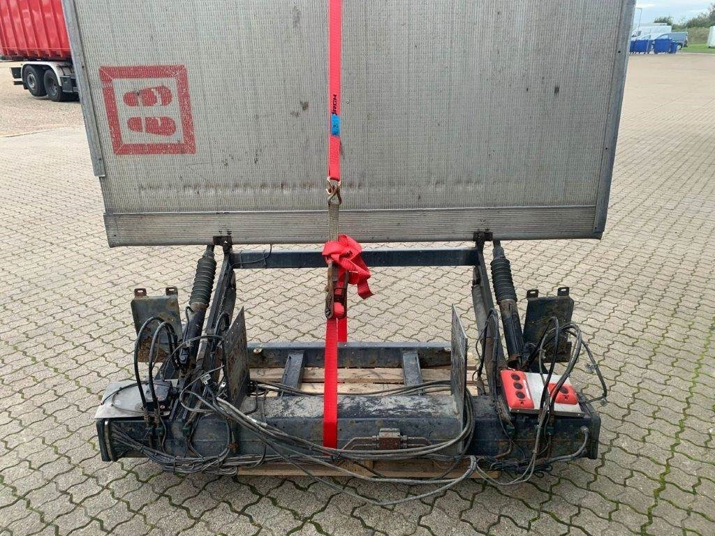 Palfinger 1000kg lodretstående - Trampilla elevadora: foto 4 Palfinger 1000kg lodretstående - Trampilla elevadora: foto 4