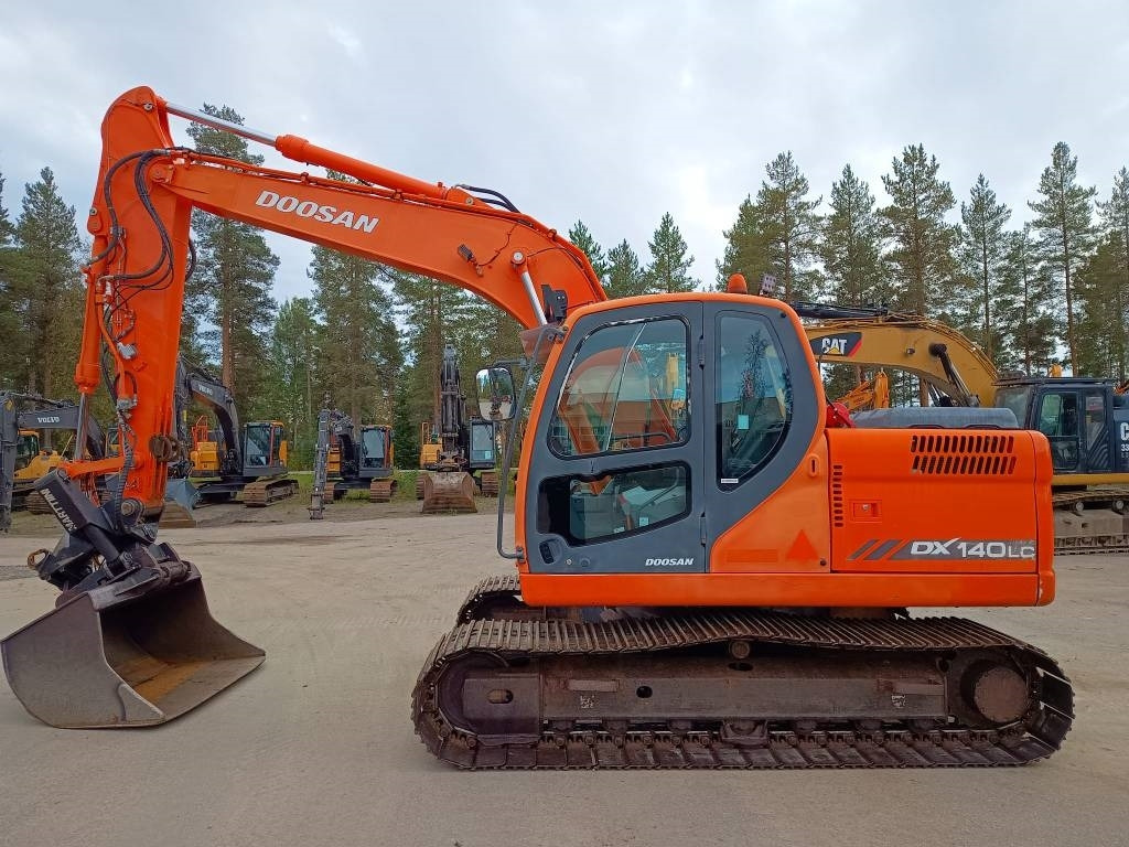 Doosan DX140LC KALLISTAJA+PYÖRITTÄJÄ - Excavadora de cadenas: foto 1 Doosan DX140LC KALLISTAJA+PYÖRITTÄJÄ - Excavadora de cadenas: foto 1