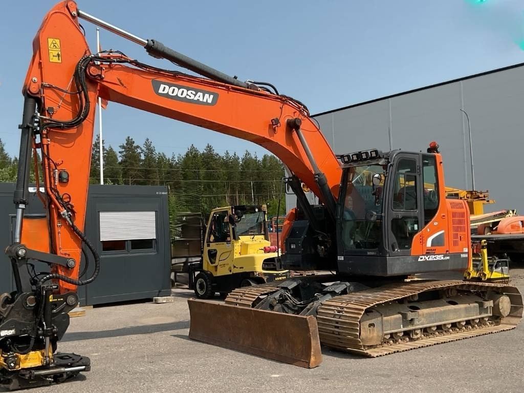 Doosan DX235LCR-5 DOZER - Excavadora de cadenas: foto 1 Doosan DX235LCR-5 DOZER - Excavadora de cadenas: foto 1