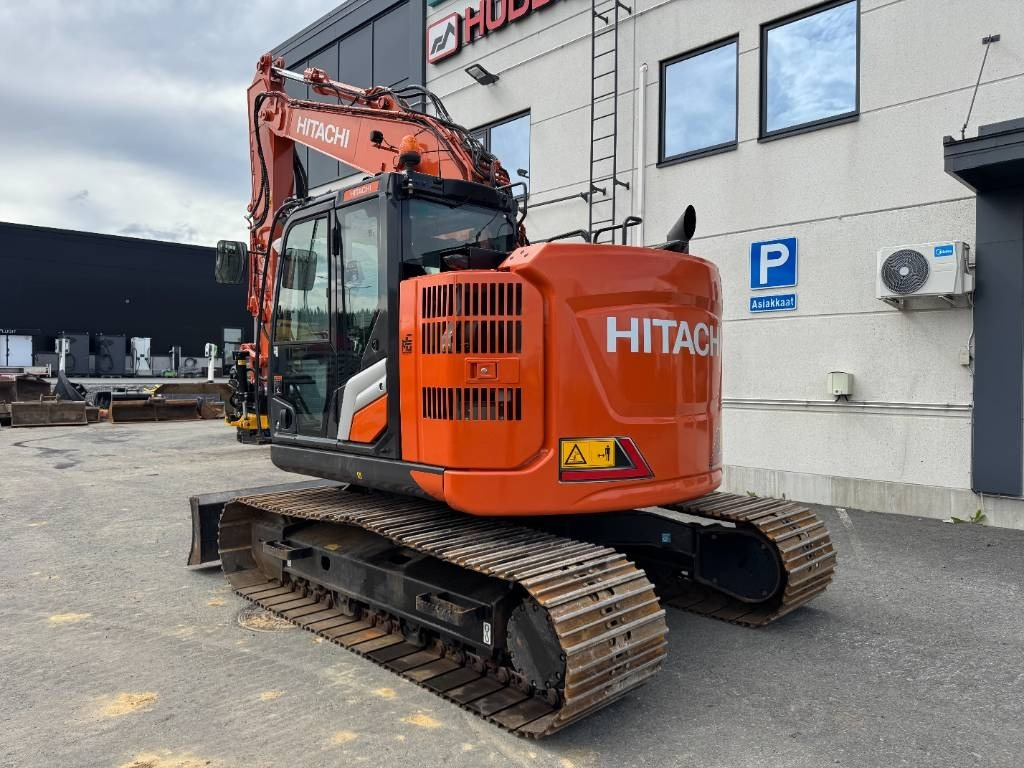 Hitachi ZX135USBL-7 PYÖRITTÄJÄLLÄ - Excavadora de cadenas: foto 3 Hitachi ZX135USBL-7 PYÖRITTÄJÄLLÄ - Excavadora de cadenas: foto 3