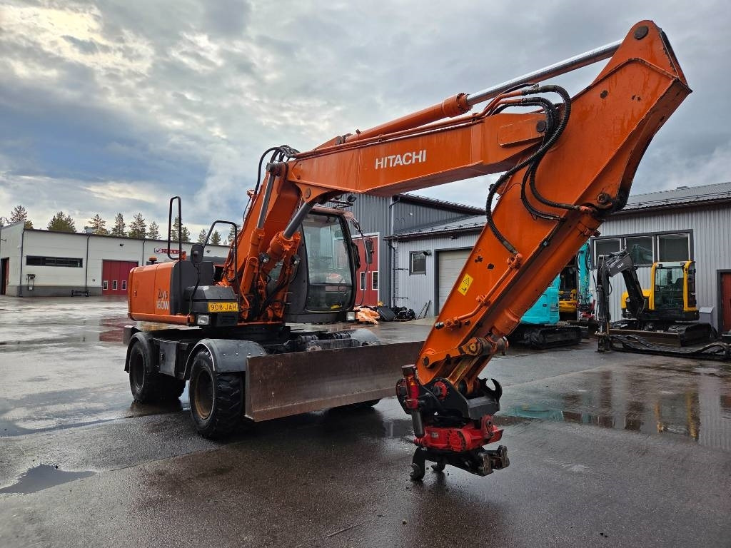 Excavadora de ruedas Hitachi ZX160 W PYÖRITTÄJÄLLÄ: foto 7