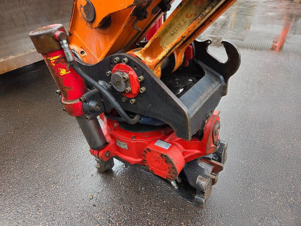 Excavadora de ruedas Hitachi ZX160 W PYÖRITTÄJÄLLÄ: foto 12