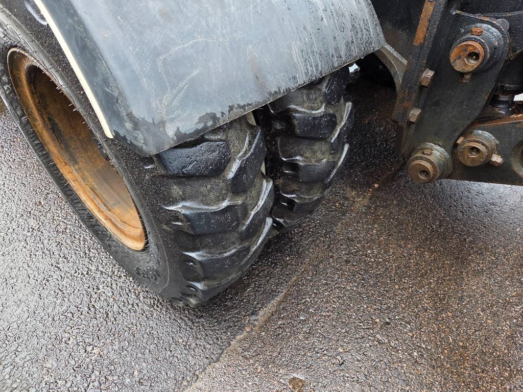 Excavadora de ruedas Hitachi ZX160 W PYÖRITTÄJÄLLÄ: foto 8