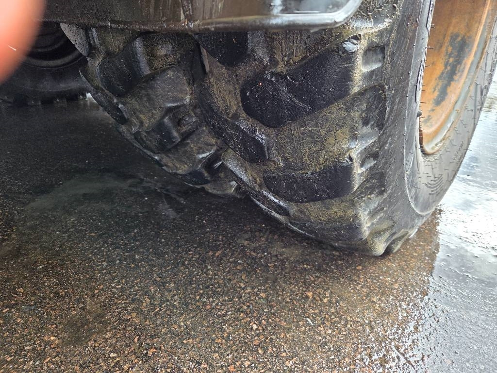 Excavadora de ruedas Hitachi ZX160 W PYÖRITTÄJÄLLÄ: foto 11