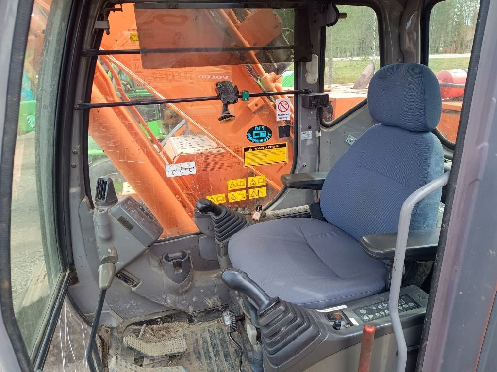 Excavadora de cadenas Hitachi ZX225USR KALLISTAJALLA: foto 9