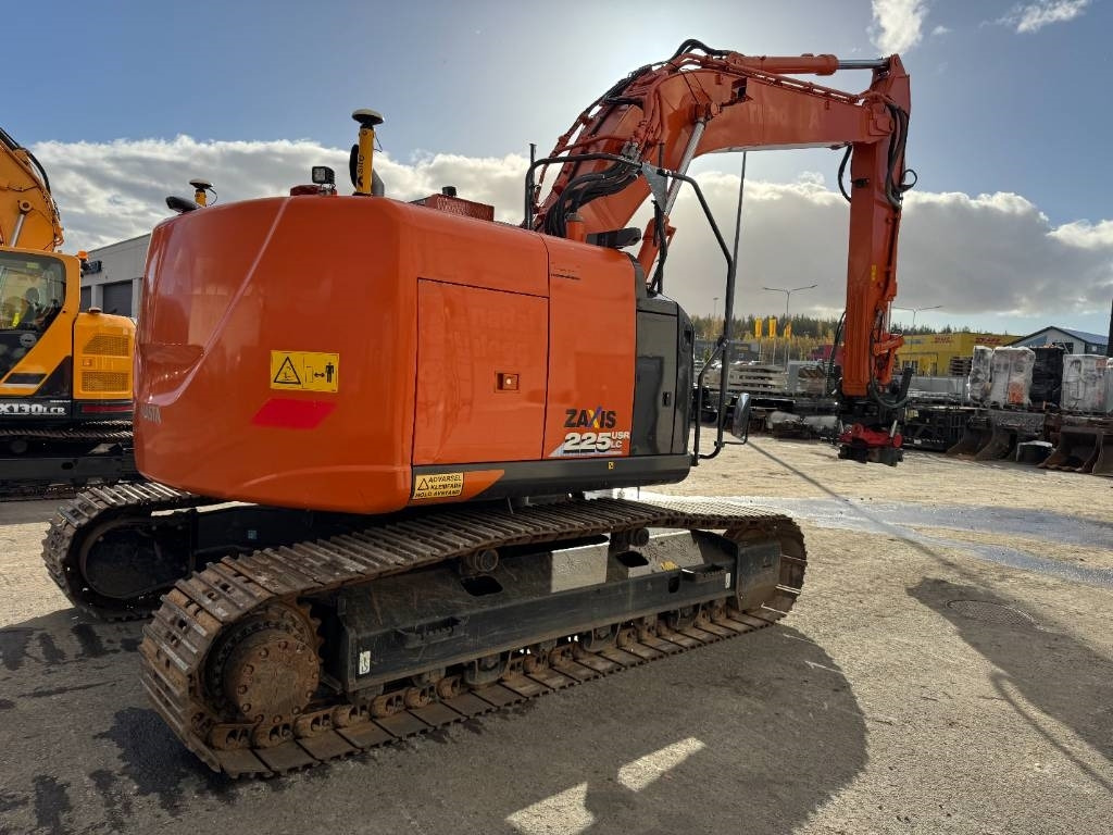 Hitachi ZX225USRLC-6 PYÖRITTÄJÄ, 3D-LAITTEET  - Excavadora de cadenas: foto 3 Hitachi ZX225USRLC-6 PYÖRITTÄJÄ, 3D-LAITTEET  - Excavadora de cadenas: foto 3