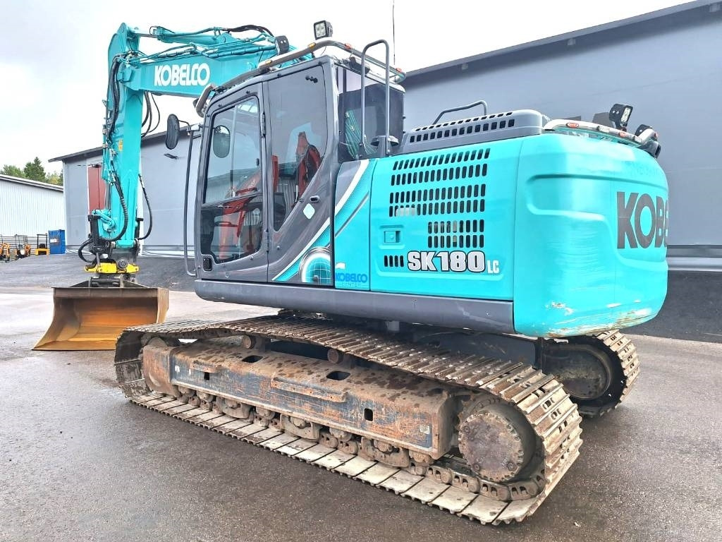 Kobelco SK180LC-10 PYÖRITTÄJÄLLÄ  - Excavadora de cadenas: foto 2 Kobelco SK180LC-10 PYÖRITTÄJÄLLÄ  - Excavadora de cadenas: foto 2