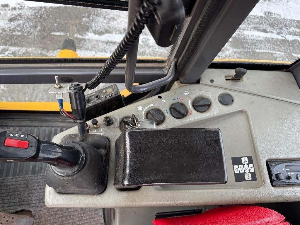 Cargadora de ruedas Komatsu WA75-3 30KM/H, 1-omistaja: foto 11