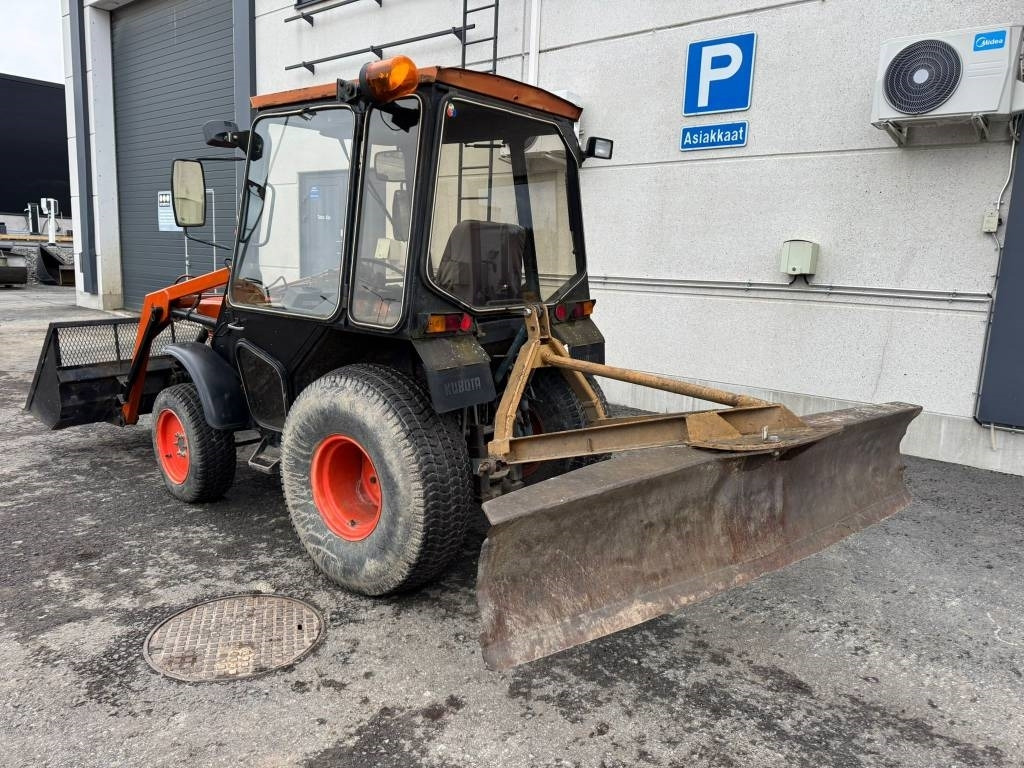 Kubota L245 DT ETUKUORMAAJALLA - Tractor: foto 2 Kubota L245 DT ETUKUORMAAJALLA - Tractor: foto 2
