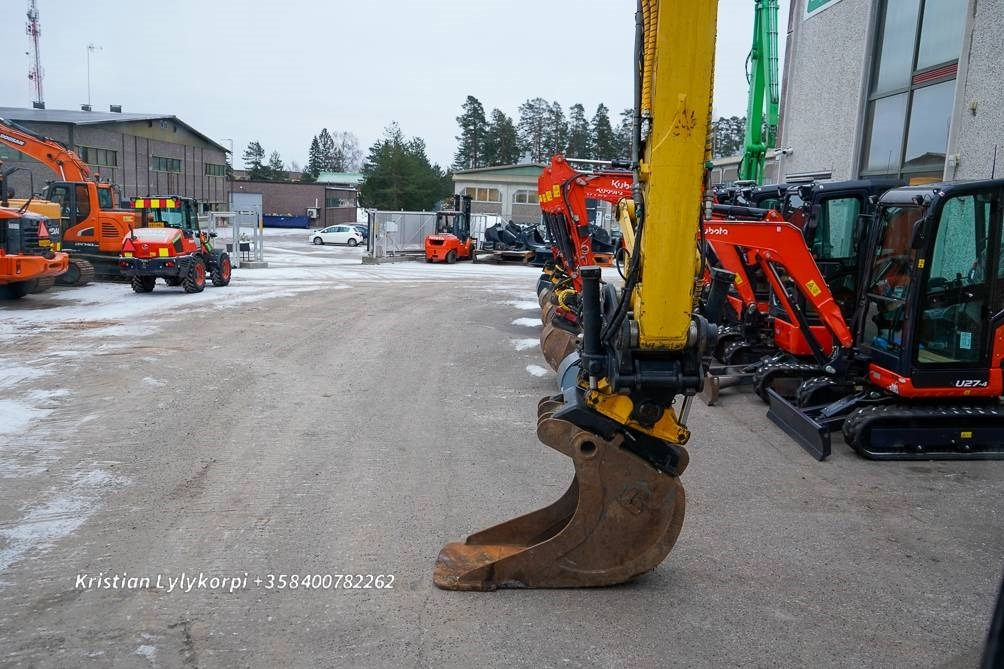 Excavadora de cadenas New Holland E140CSR PYÖRITTÄJÄLLÄ: foto 26