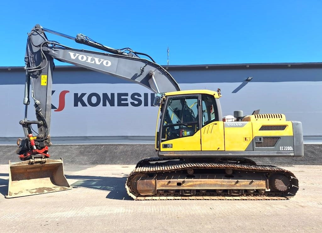 Volvo EC220DL PYÖRITTÄJÄLLÄ  - Excavadora de cadenas: foto 1 Volvo EC220DL PYÖRITTÄJÄLLÄ  - Excavadora de cadenas: foto 1