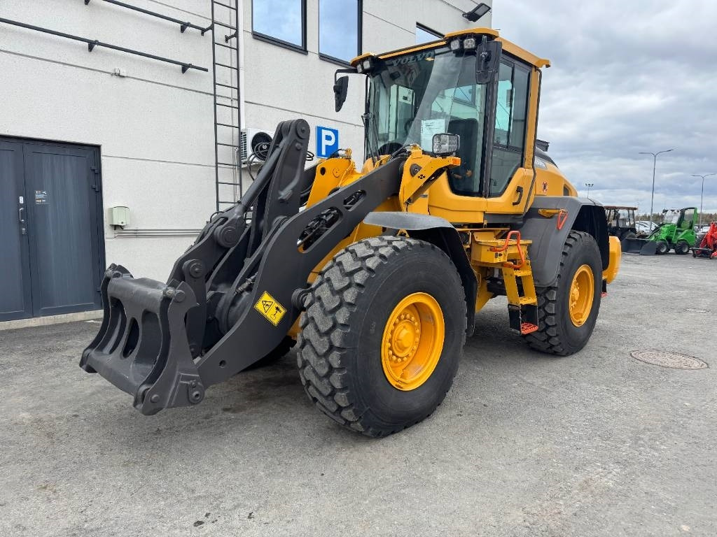 Volvo L90H UUSILLA RENKAILLA  - Cargadora de ruedas: foto 2 Volvo L90H UUSILLA RENKAILLA  - Cargadora de ruedas: foto 2