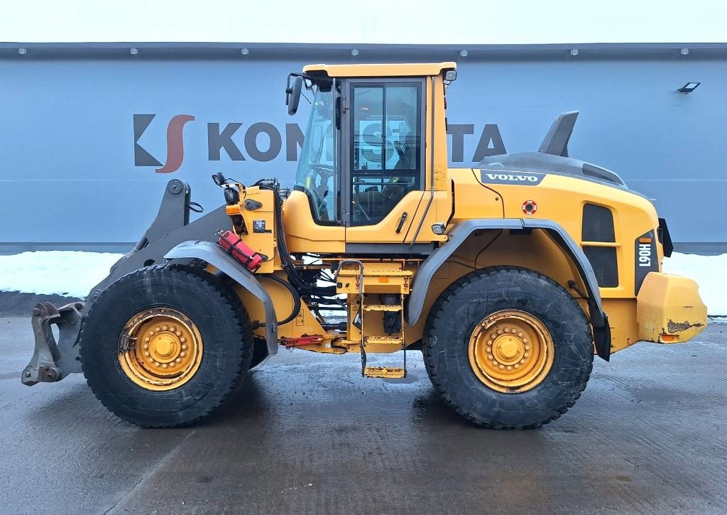 Volvo L90H VIPUOHJAUS YM.  - Cargadora de ruedas: foto 1 Volvo L90H VIPUOHJAUS YM.  - Cargadora de ruedas: foto 1