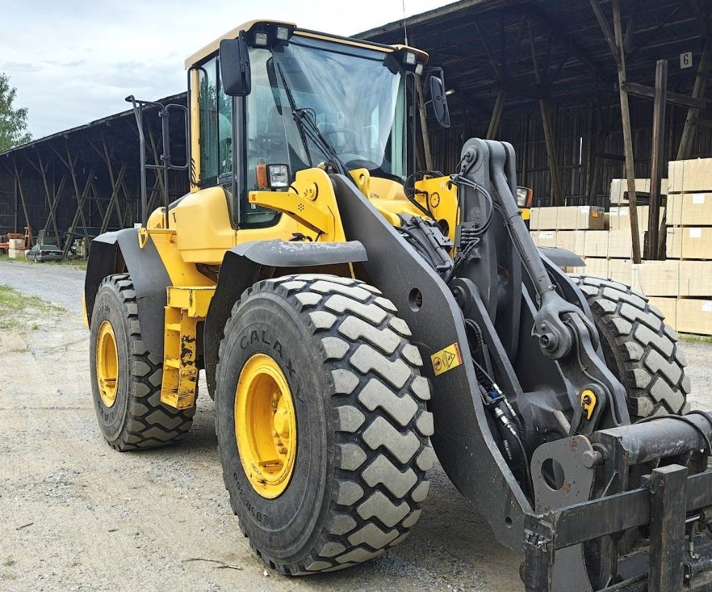 Volvo MYYTY! SOLD! L120F RASVARI YM.  - Cargadora de ruedas: foto 3 Volvo MYYTY! SOLD! L120F RASVARI YM.  - Cargadora de ruedas: foto 3