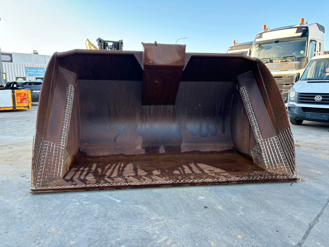 Volvo L150 - L180 - L220. Kippschaufel 5m3. Volvo L150 - L180 - L220. Kippschaufel 5m3. - Cazo cargador para Maquinaria de construcción: foto 2 Volvo L150 - L180 - L220. Kippschaufel 5m3. Volvo L150 - L180 - L220. Kippschaufel 5m3. - Cazo cargador para Maquinaria de construcción: foto 2