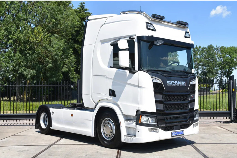 Scania R520 V8 NGS 4x2 - RETARDER - 504 TKM - PARK. AIRCO - ACC - NAVI - 2 x FUEL TANKS - LED LIGHTS - - Cabeza tractora: foto 1 Scania R520 V8 NGS 4x2 - RETARDER - 504 TKM - PARK. AIRCO - ACC - NAVI - 2 x FUEL TANKS - LED LIGHTS - - Cabeza tractora: foto 1