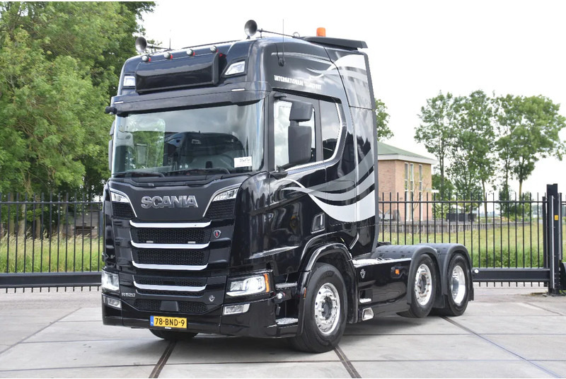 Scania R520 V8 NGS 6x2/4 - 701 TKM - NAVI - LEATHER SEATS - ALCOA'S - LED LIGHTS - TOP CONDITION - - Cabeza tractora: foto 2 Scania R520 V8 NGS 6x2/4 - 701 TKM - NAVI - LEATHER SEATS - ALCOA'S - LED LIGHTS - TOP CONDITION - - Cabeza tractora: foto 2