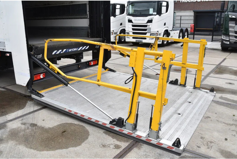 Volvo FL 280 4x2 + BOX - 163 TKM - AIRCO - DOUBLE CARGOFLOOR - ELEVATOR - REMOTE CONTROL - CAMERA - - Camión caja cerrada: foto 4 Volvo FL 280 4x2 + BOX - 163 TKM - AIRCO - DOUBLE CARGOFLOOR - ELEVATOR - REMOTE CONTROL - CAMERA - - Camión caja cerrada: foto 4