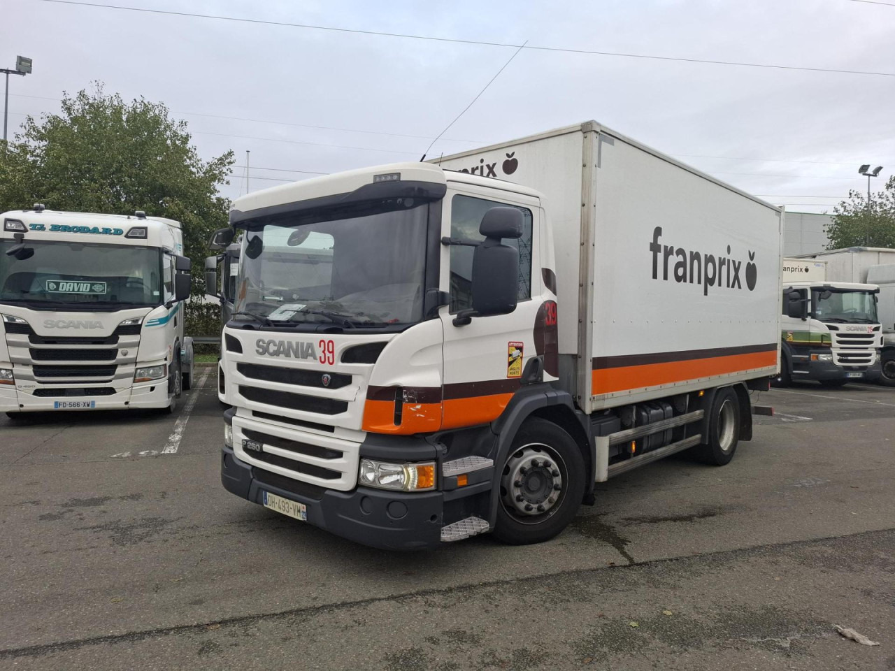 SCANIA SCANIA P250 Fourgon Hayon - Camión chasis: foto 1 SCANIA SCANIA P250 Fourgon Hayon - Camión chasis: foto 1