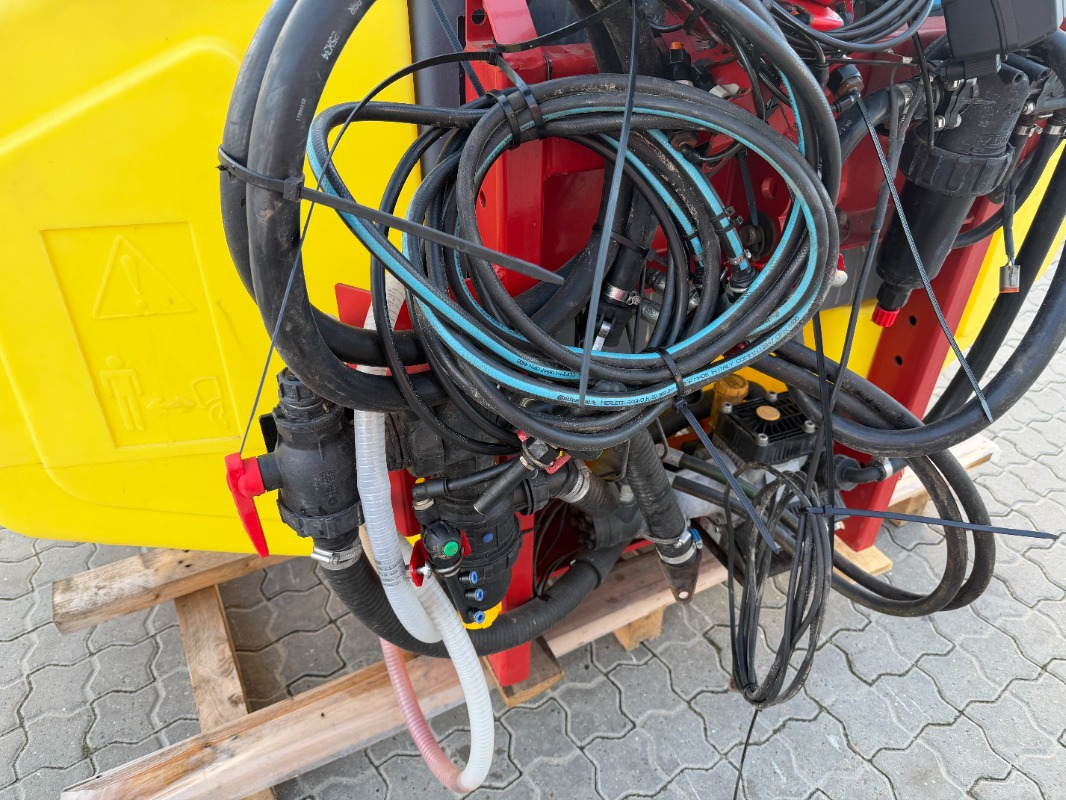 Tecnocar Tecnospra 1500 Fronttank - Cosechadora: foto 5 Tecnocar Tecnospra 1500 Fronttank - Cosechadora: foto 5