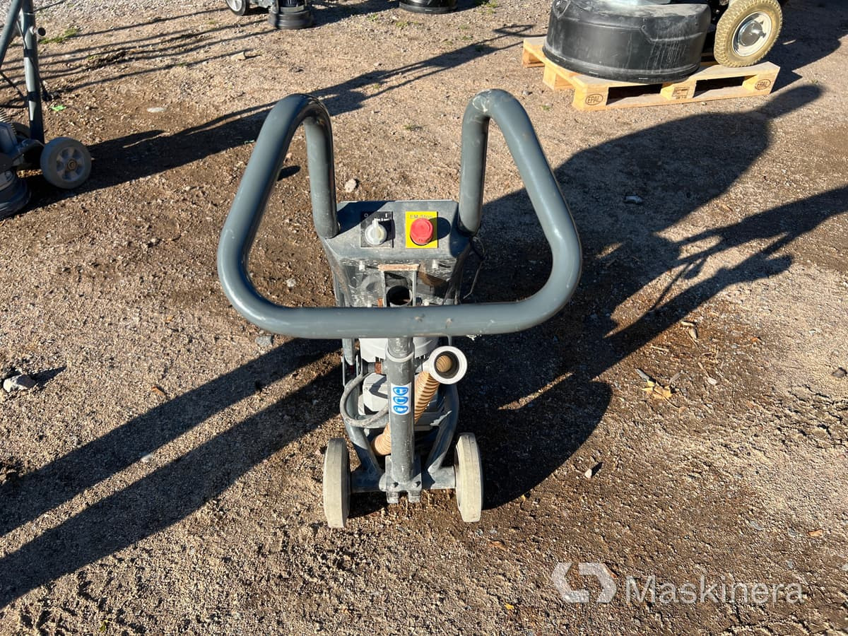 Golvslipmaskin HTC GL 170 HD - Equipo de construcción: foto 4 Golvslipmaskin HTC GL 170 HD - Equipo de construcción: foto 4