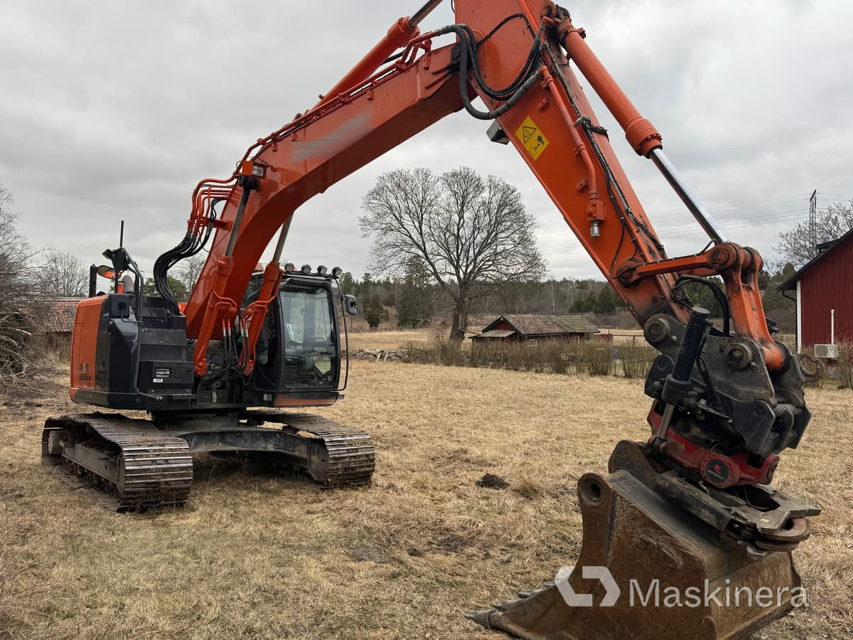 Grävmaskin Hitachi ZX225USLC-5B med redskap - Excavadora de cadenas: foto 3 Grävmaskin Hitachi ZX225USLC-5B med redskap - Excavadora de cadenas: foto 3