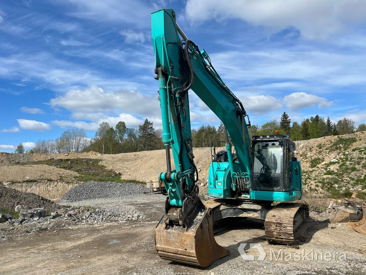 Grävmaskin Kobelco SK230SRLC-5E med tiltrotator & skopor - Excavadora de cadenas: foto 2 Grävmaskin Kobelco SK230SRLC-5E med tiltrotator & skopor - Excavadora de cadenas: foto 2