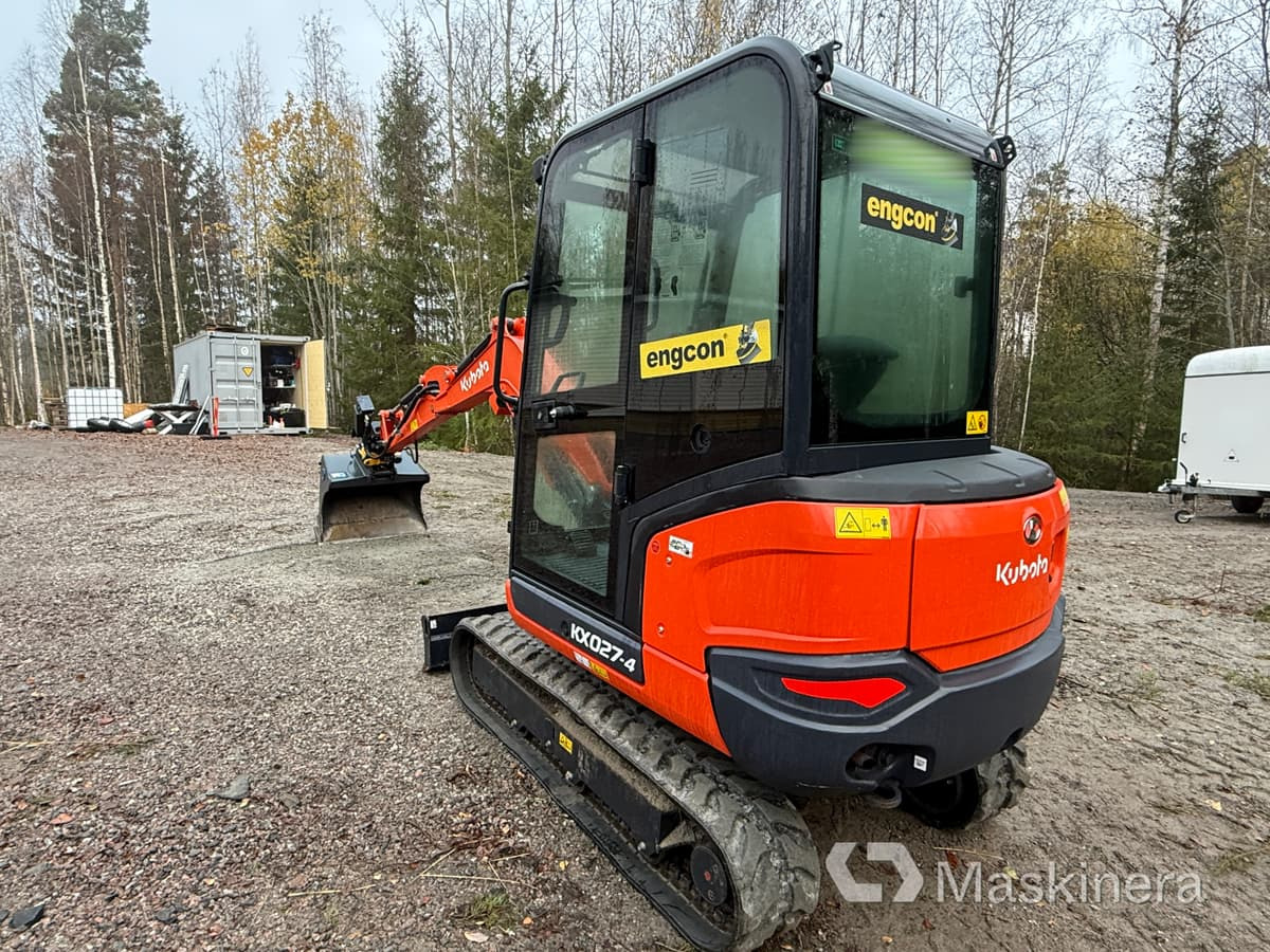 Grävmaskin Kubota KX027-4 med många redskap - Excavadora de cadenas: foto 4 Grävmaskin Kubota KX027-4 med många redskap - Excavadora de cadenas: foto 4